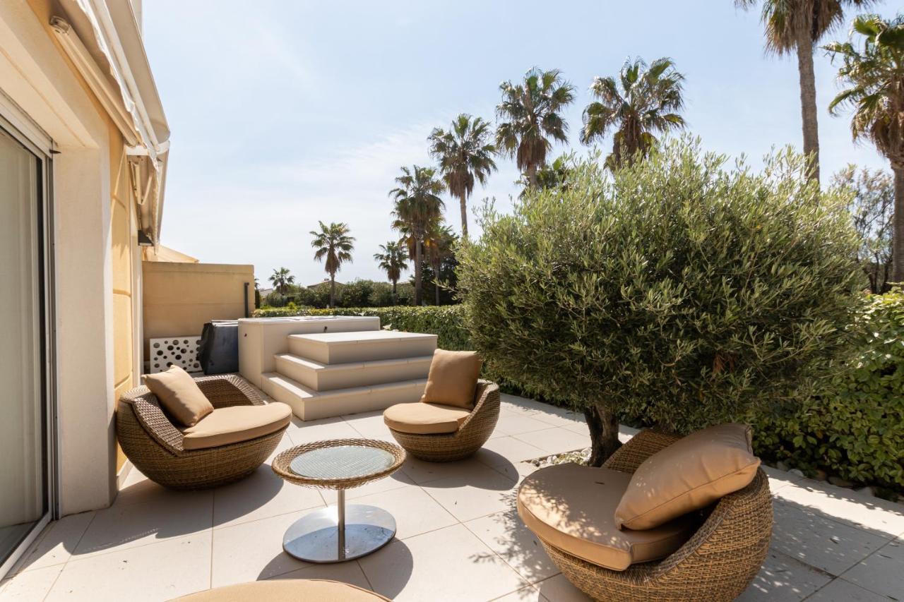 Le Palm Beach Sanary-sur-Mer Exteriör bild